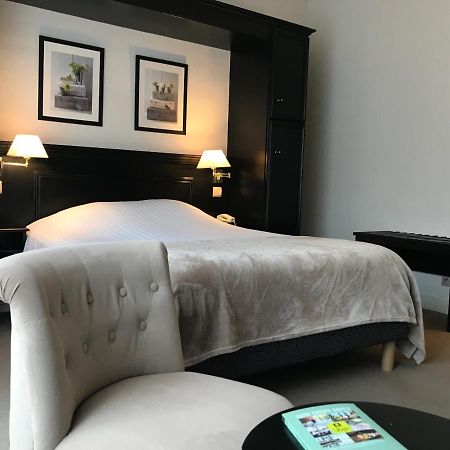 Logis Hotel-Restaurant Les Airelles Neufchâtel-en-Bray 외부 사진