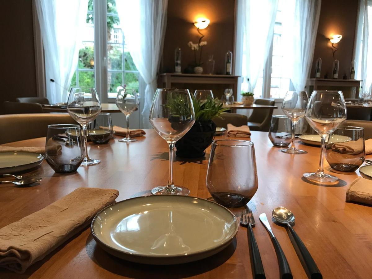 Logis Hotel-Restaurant Les Airelles Neufchâtel-en-Bray 외부 사진