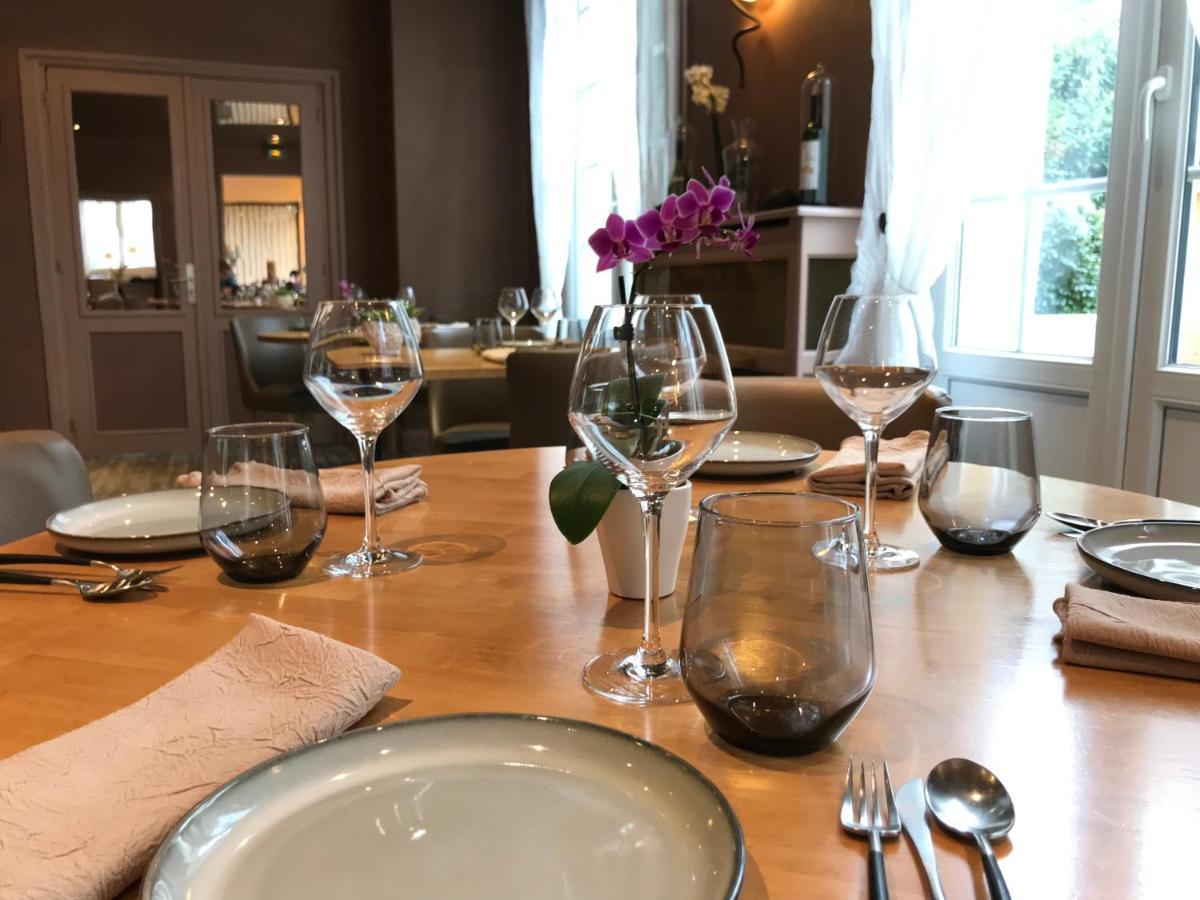 Logis Hotel-Restaurant Les Airelles Neufchâtel-en-Bray 외부 사진