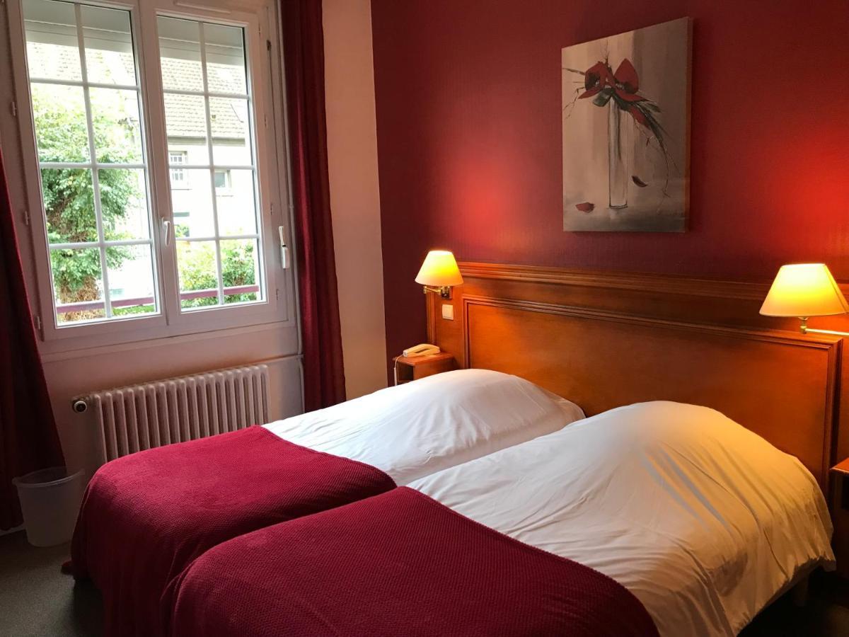 Logis Hotel-Restaurant Les Airelles Neufchâtel-en-Bray 외부 사진